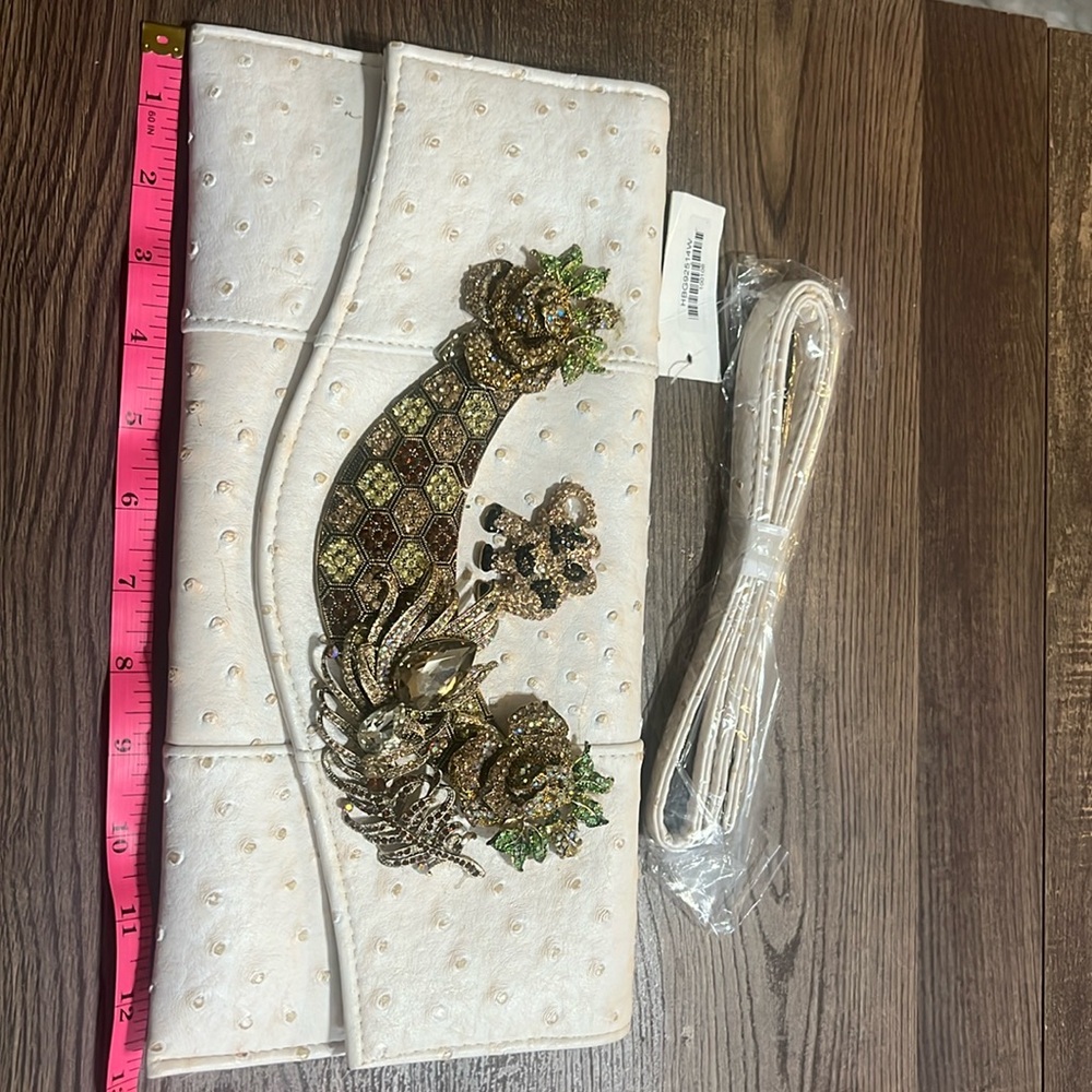 Vintage nwt iris lane ostrich print rhinestone clutch and long strap cream color